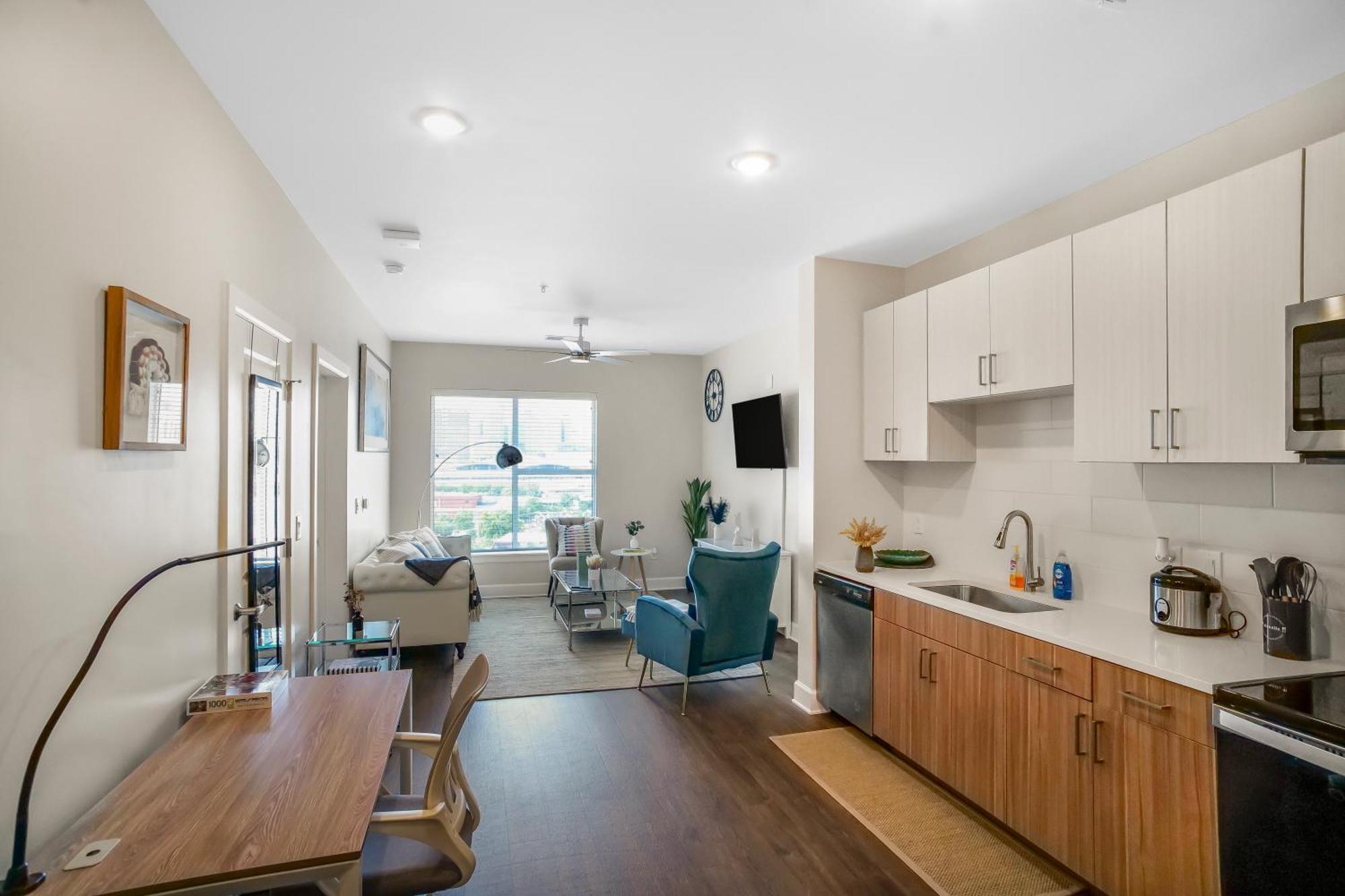 The Zenith W Gym N Pool Apartment